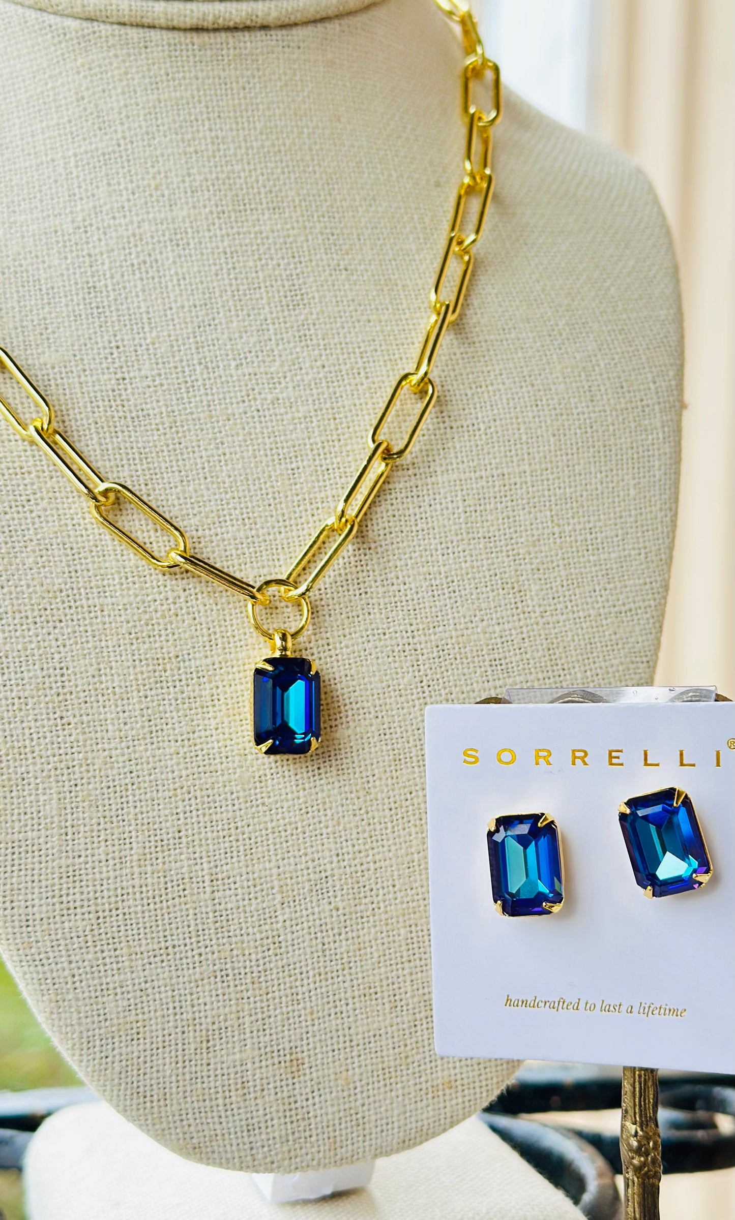 Nia Pendant Set- burgundy delite