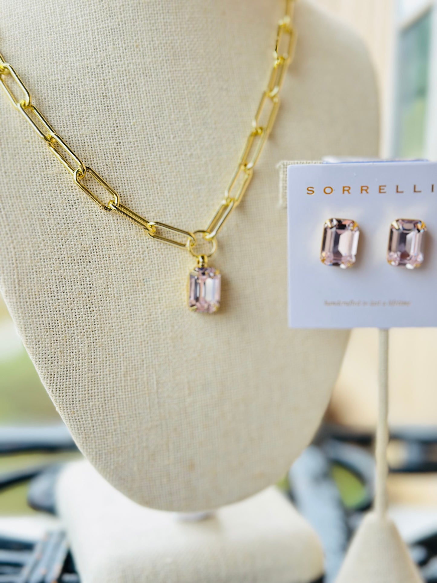 Nia Pendant Set- silk