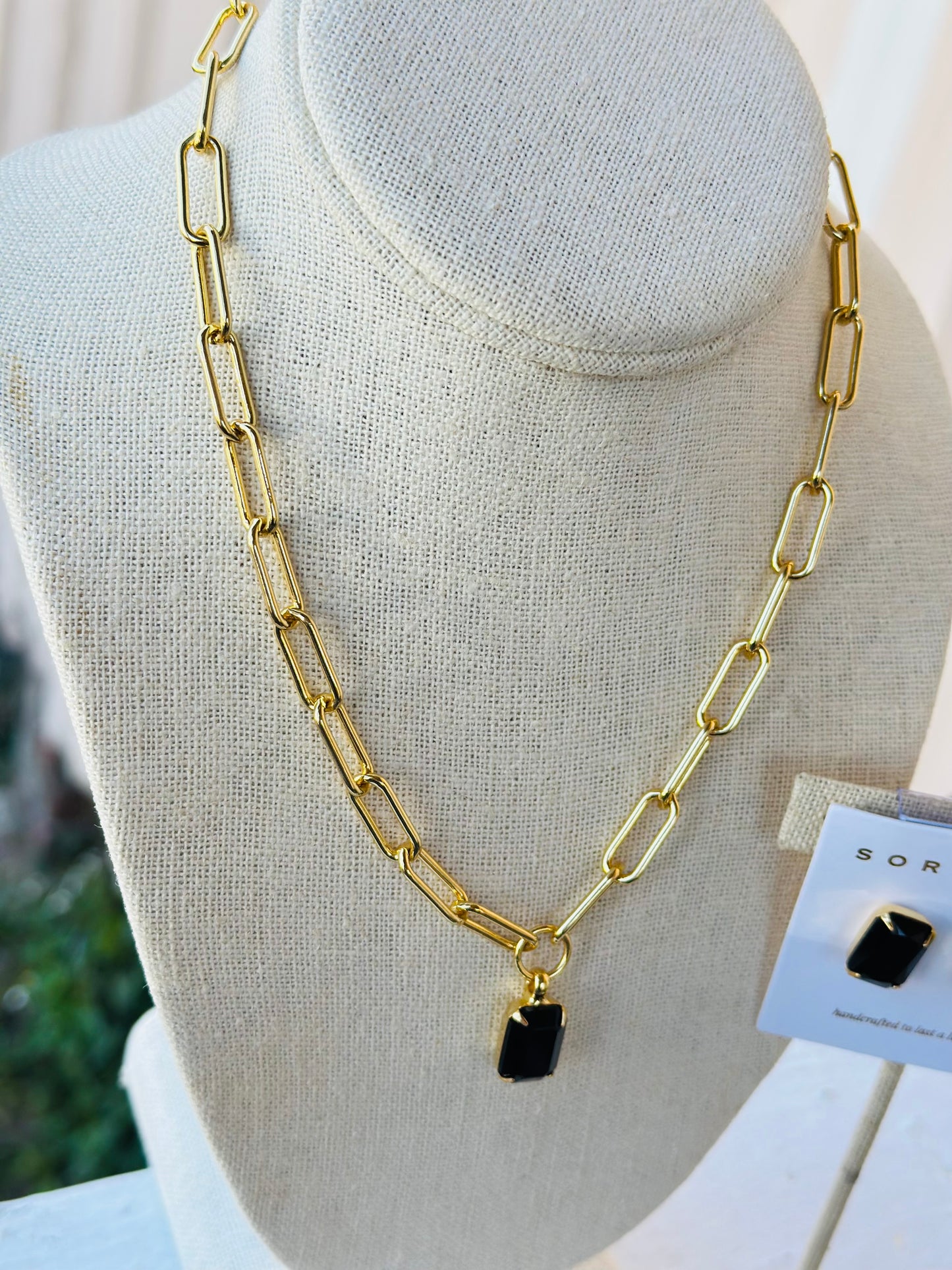Paperclip chain set jet $115