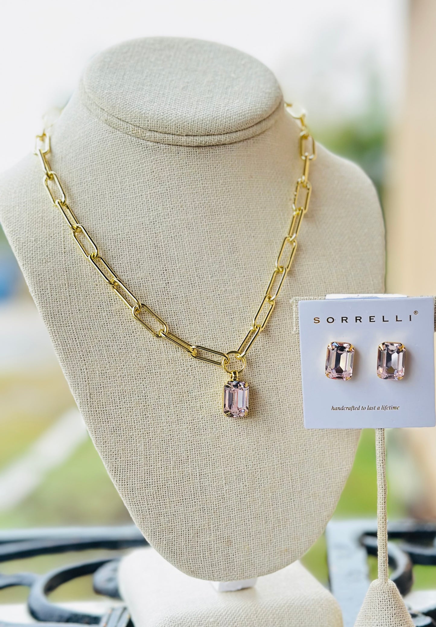 Nia Pendant Set- silk