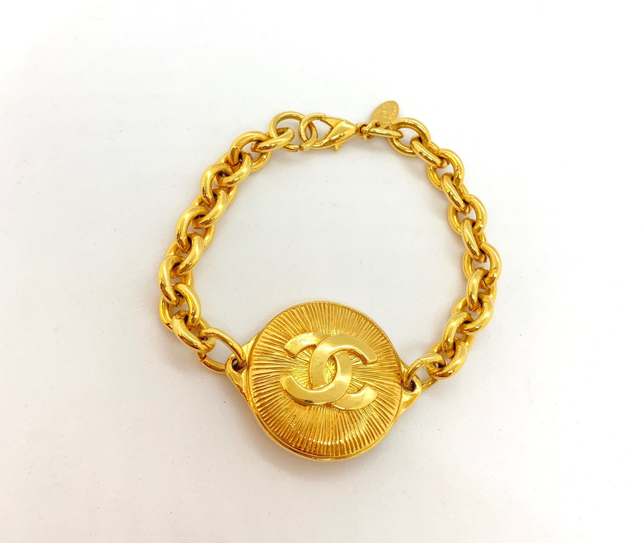 Vintage Chanel Rolo Chain Logo Bracelet Gold Metal – Madison Avenue Couture